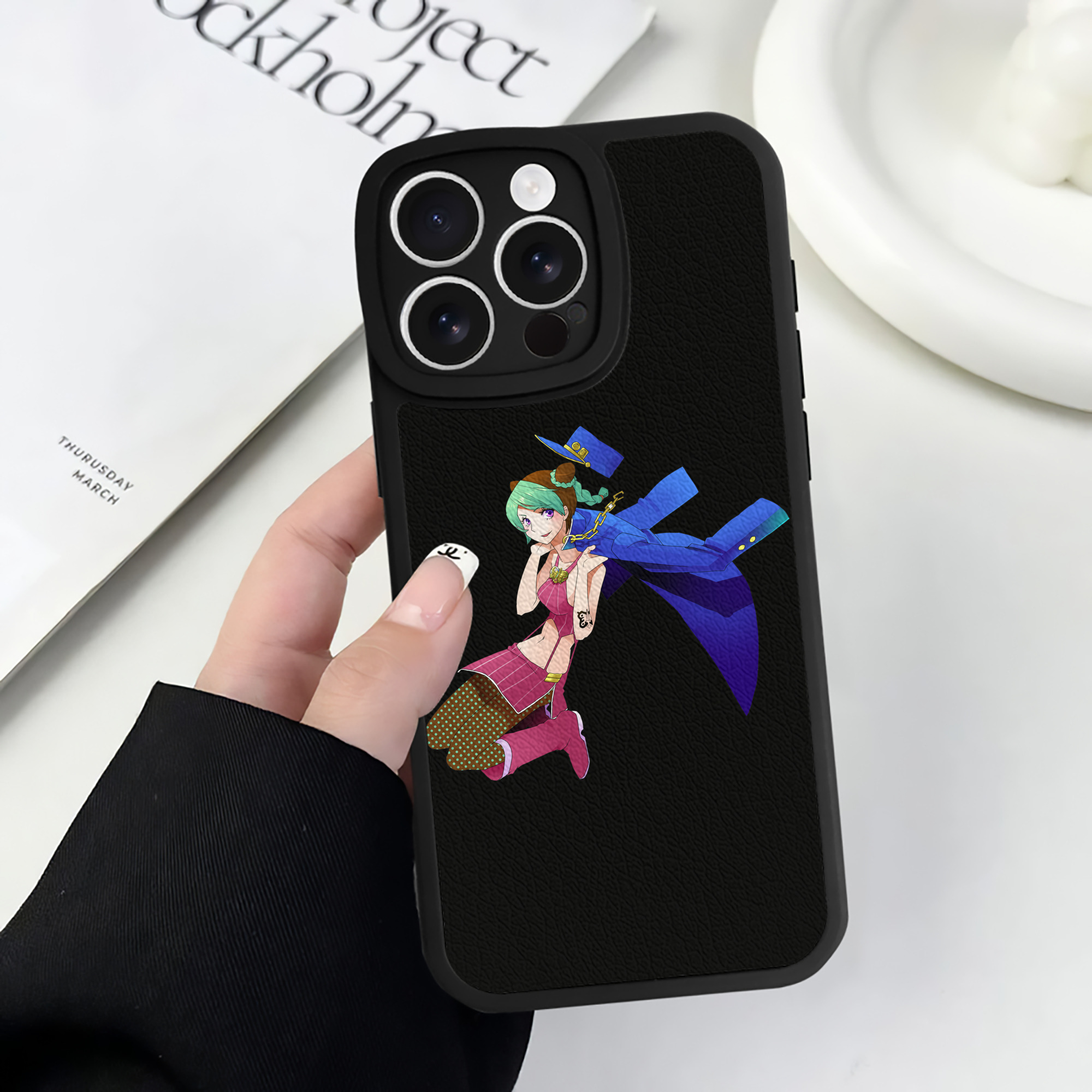 （画像用） "ジョジョの奇妙な冒険 くうじょう ジョリーン JoJo's Bizarre Adventure Jolyne Cujoh " 【iPhone 16シリーズ対応】シリコンスマホケース（レザー調） 材質：シリコン